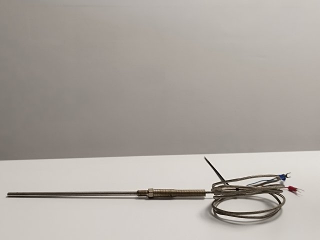 THERMOCOUPLE THERMOMETER M8