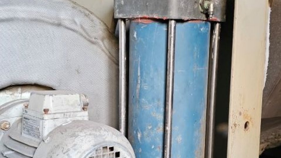 ΜΠΟΥΚΑΛΑ PNEUMATIC AIR CYLINDER 3