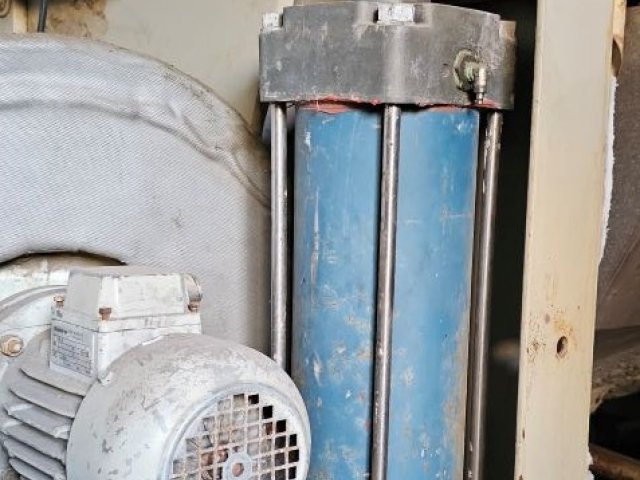 PNEUMATIC AIR CYLINDER